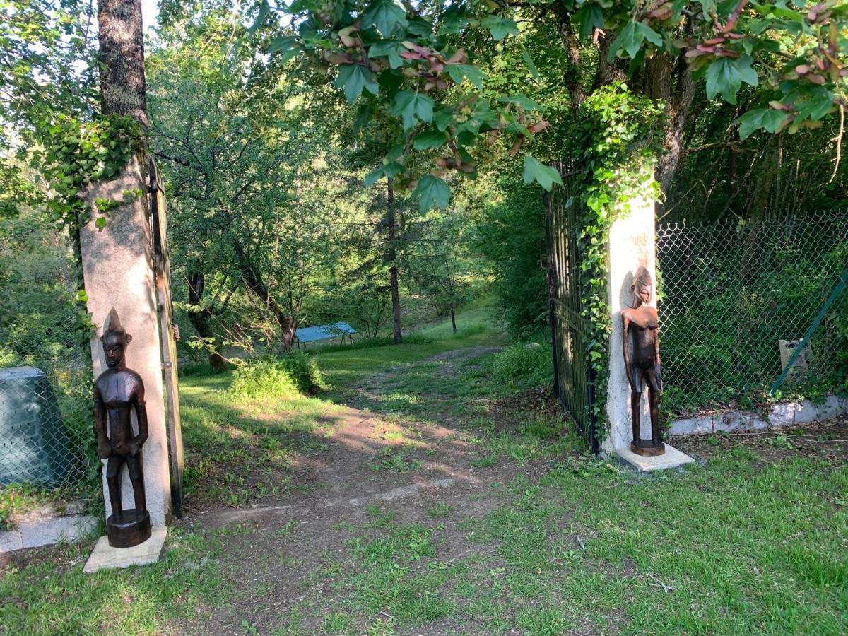 Chambre D'Hotes Naturiste Le Jardin Des Hirondelles Blanzaguet-Saint-Cybard Exterior photo